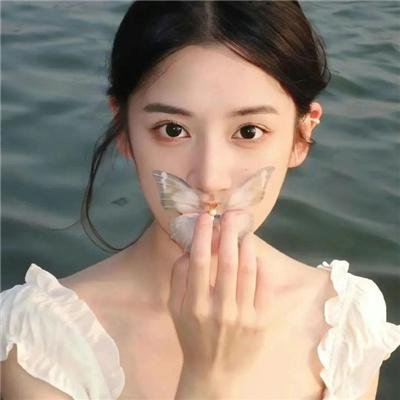 忧郁小女孩